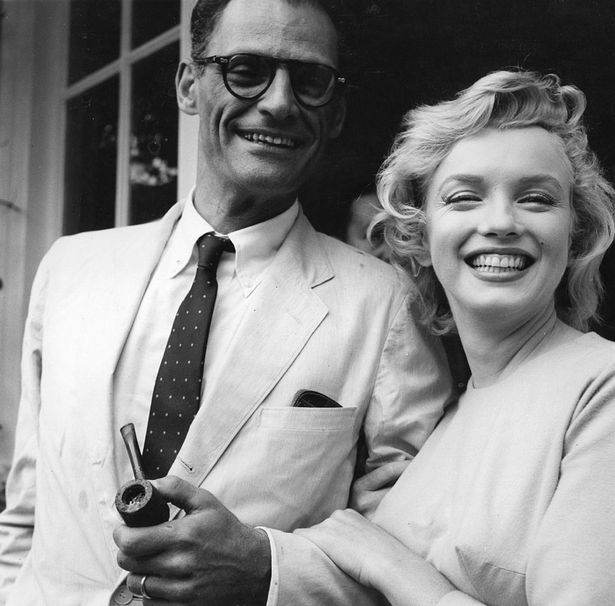 Hình ảnh của người chồng thứ 3 cùng Marilyn Monroe. 