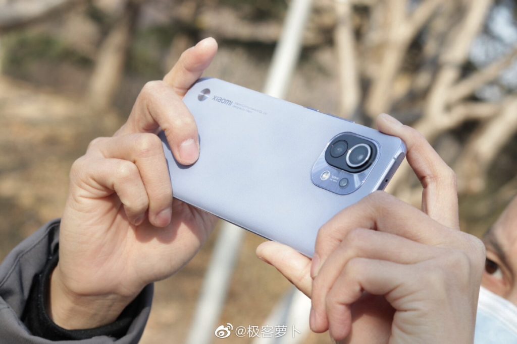 Fan của thương hiệu chắc chắn không thể bỏ qua bản Xiao Mi 11 mới nhất này